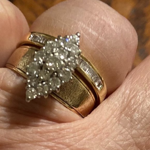 14K yellow gold wide band with over a carat of diamonds - Picture 2 of 2